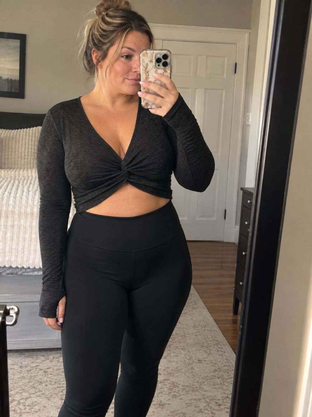 Women's Size L JoyLab Black Gray Twist Front Crop Top Long Sleeve Thumbholes